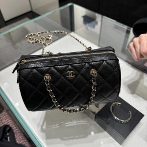 Chanel 25P シャネル 2025年春コレクション ボウリングバッグ風のリュック型ショルダーバッグ