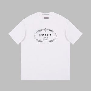 【Prada】( プラダ ) 半袖 男女兼用、ご好評に付き再入荷！半袖Tシャツ
