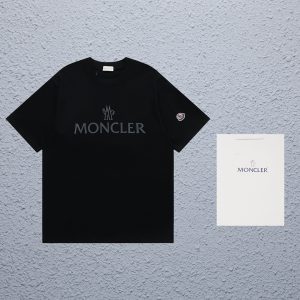 【Moncler 】(モンクレール)男女兼用、ご好評に付き再入荷!半袖Tシャツ