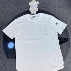 【Moncler 】(モンクレール)胸の刺繍 半袖 男女兼用Tシャツ