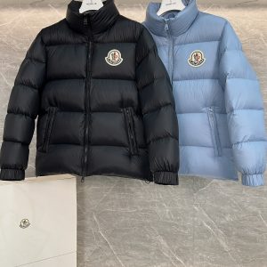 【人気商品】𝐌𝐎𝐍𝐂𝐋𝐄𝐑 モンクレール ビッグロゴ ダウンジャケット ユニセックスモデル