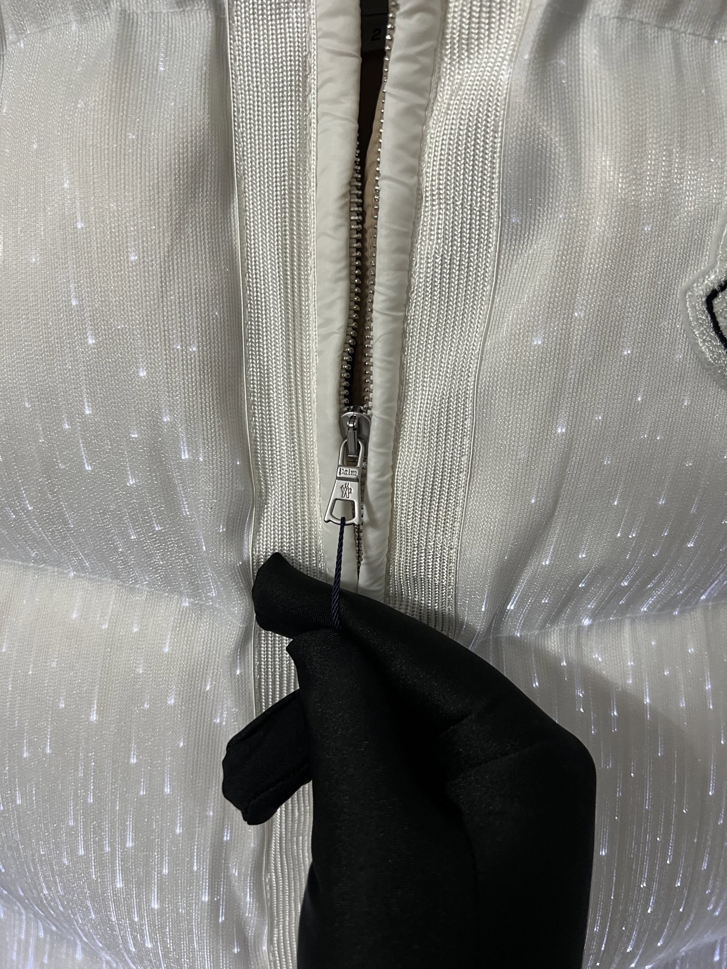 【人気商品】𝐌𝐎𝐍𝐂𝐋𝐄𝐑 新型発光薄型ダウンジャケットMONCLER - 画像 (5)
