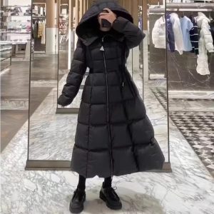 Moncler(モンクレール) 2025年最新作 逃亡中の王女 ファッションデザイナーズモデル ダウンジャケット レディース