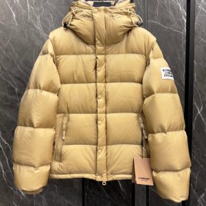 BURBERRY 2025年新作 バーバリーの冬用ダウンジャケットは、男女兼用で袖の取り外しが可能です moncler