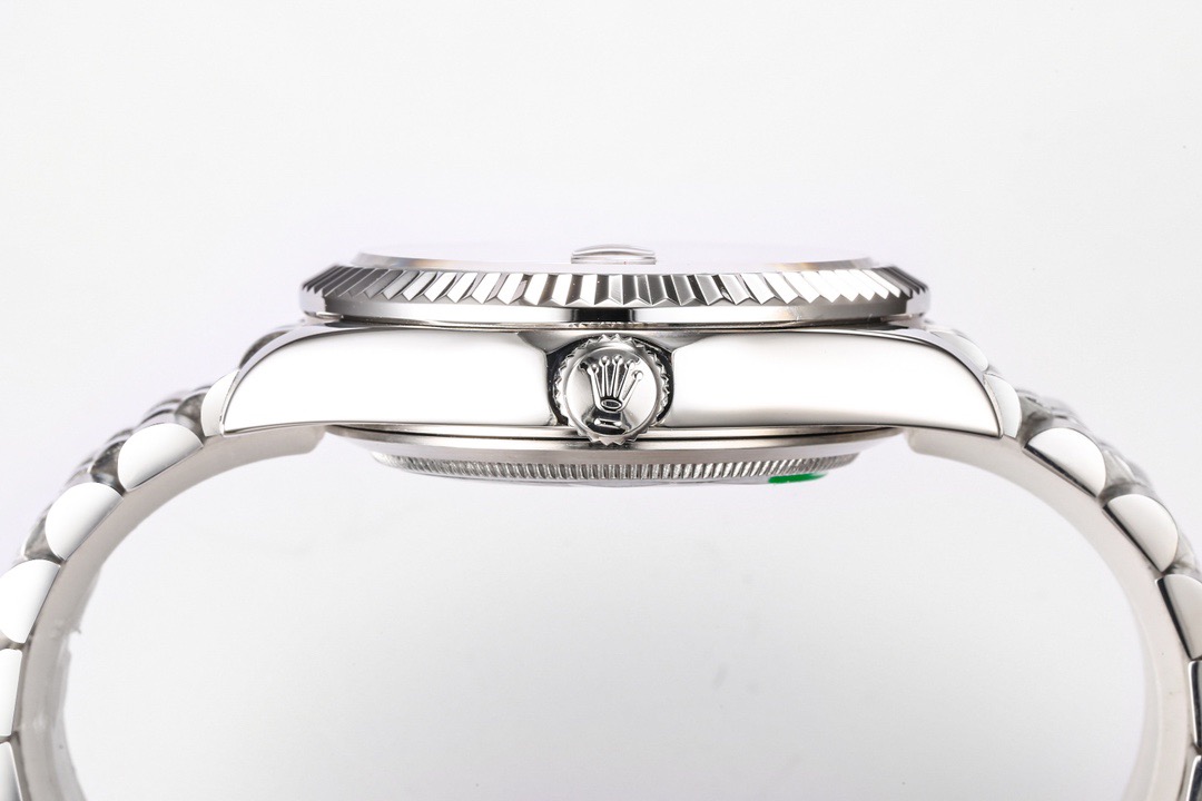 2025 ROLEX ロレックス スカイウォーカー ブルー文字盤 42mm 機械式時計 - 画像 (8)