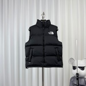 𝐓𝐡𝐞 𝐍𝐨𝐫𝐭𝐡 𝐅𝐚𝐜𝐞 1996 ノースフェイス キッズダウンベスト／子供用ダウンベストmoncler