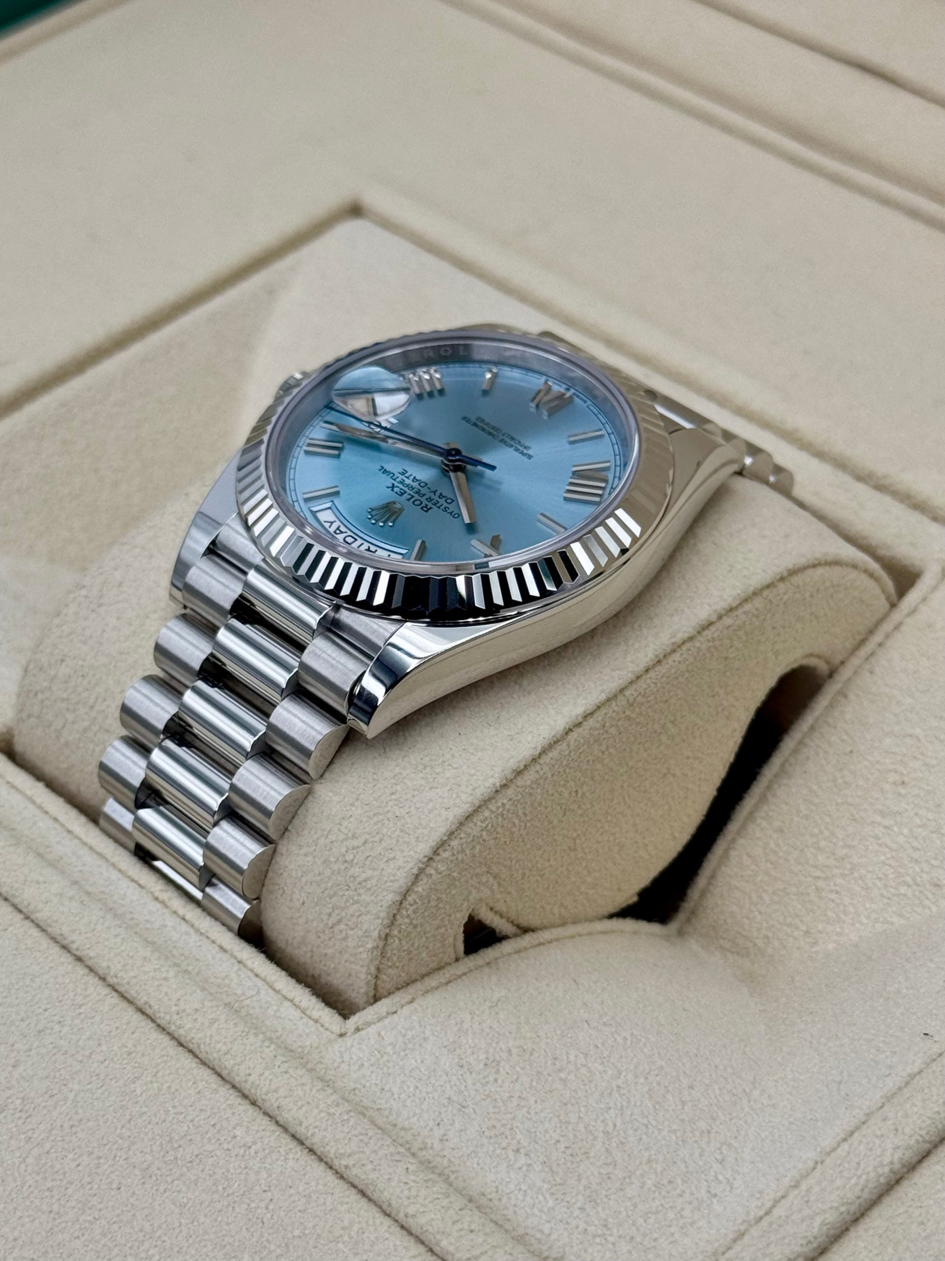 NEW 2024 ロレックス デイデイト プラチナ 40mm 228236 アイスブルーローマンダイヤルRolex - 画像 (8)