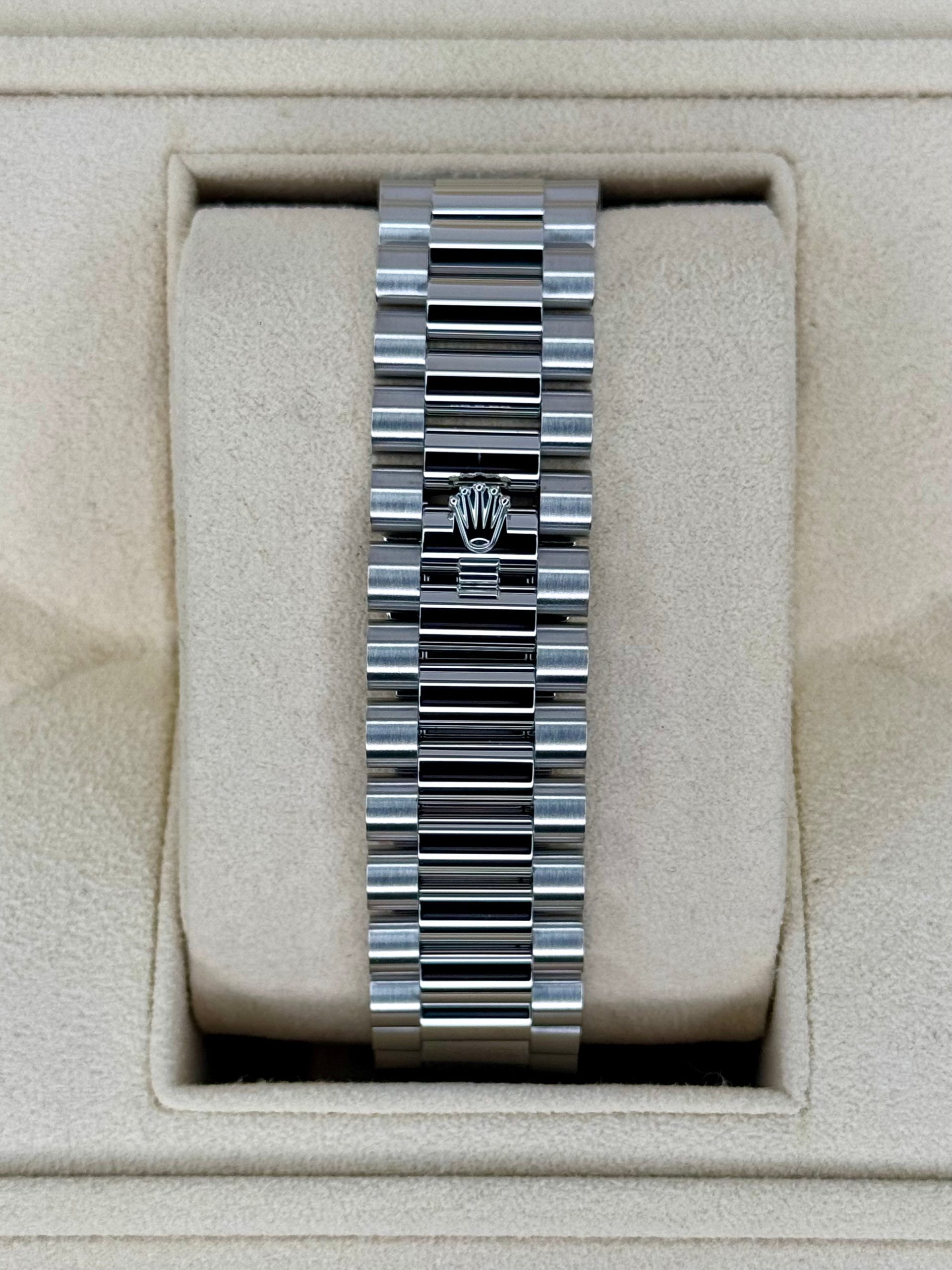 NEW 2024 ロレックス デイデイト プラチナ 40mm 228236 アイスブルーローマンダイヤルRolex - 画像 (3)