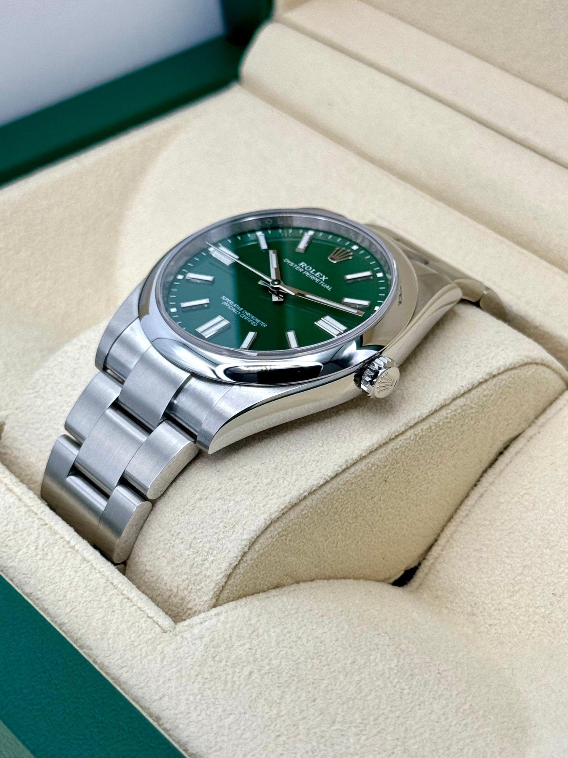 NEW 2024 ロレックス オイスターパーペチュアル 41mm 124300 グリーンダイヤルRolex - 画像 (5)