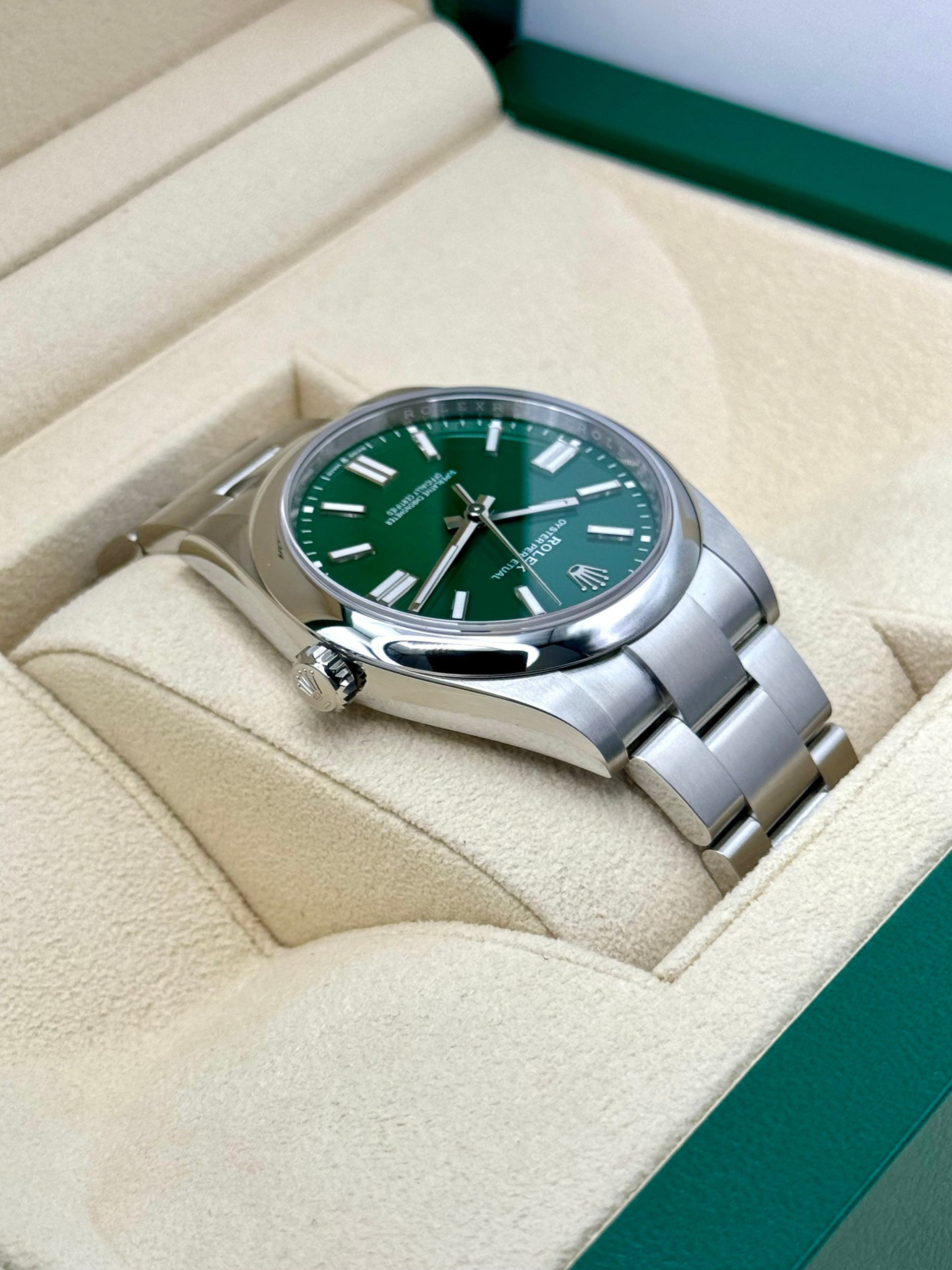 NEW 2024 ロレックス オイスターパーペチュアル 41mm 124300 グリーンダイヤルRolex - 画像 (8)